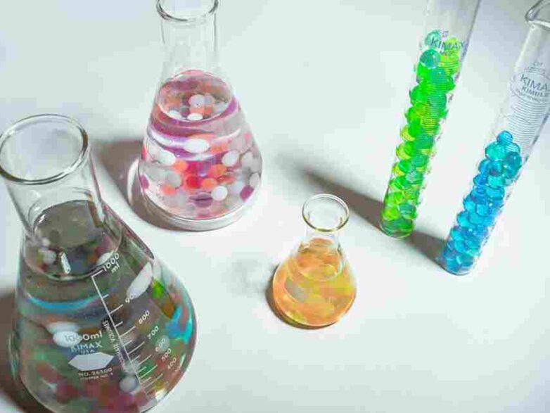 The Art of Small Bets: Using Mini-Experiments to Validate Big Ideas